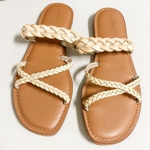 Universal Thread Cream Woven Criss Cross Strap Sandal Size 10 NWOT